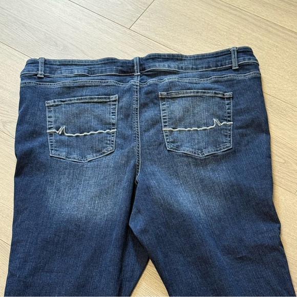 M. Jeans by Maurices Mid Rise Short Women's Jeans 20W - Picture 8 of 10